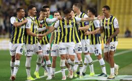 Fenerbahçe, birçok rekor kırdığı sezonu kupasız tamamladı